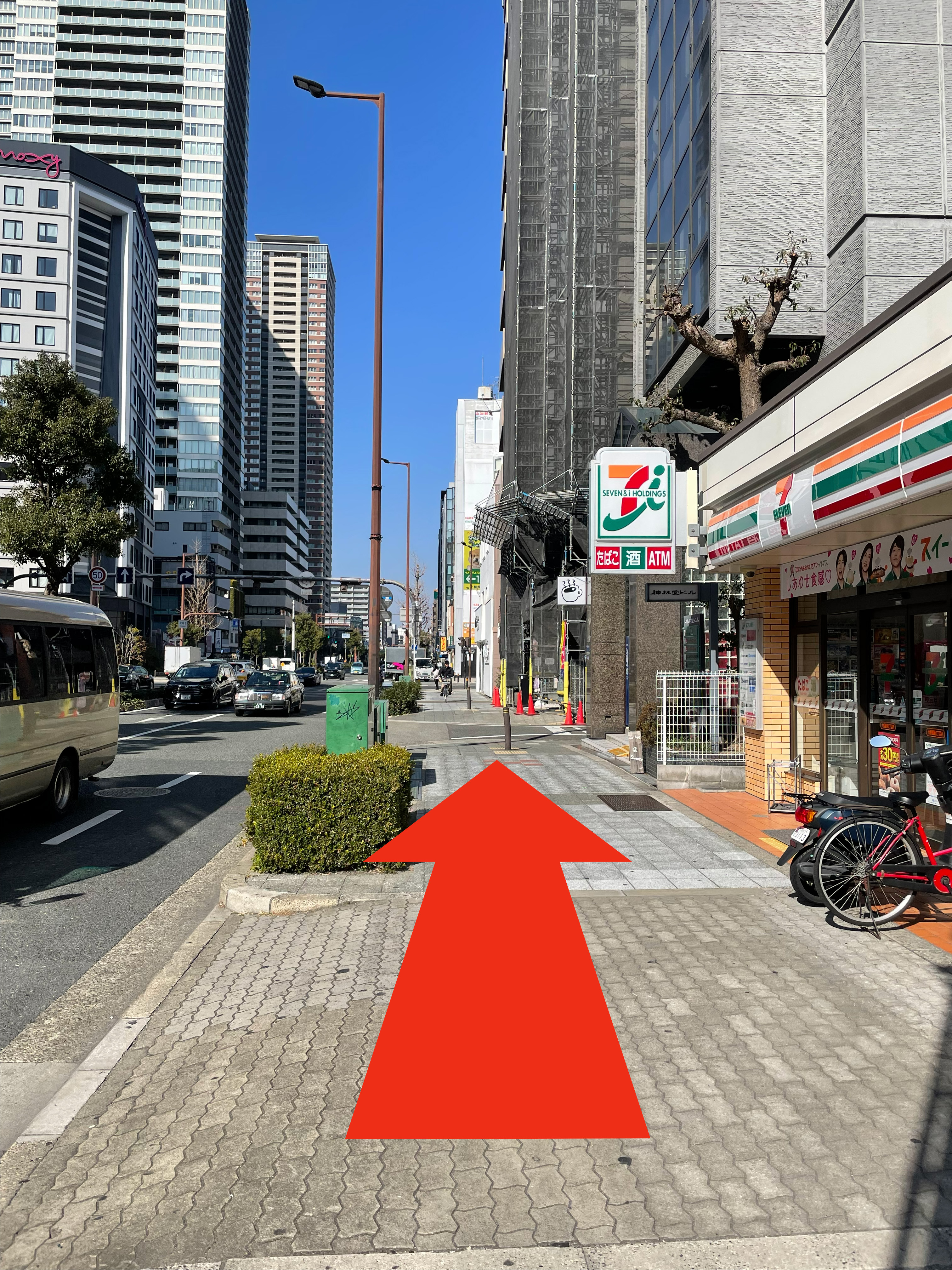 最寄駅から出る